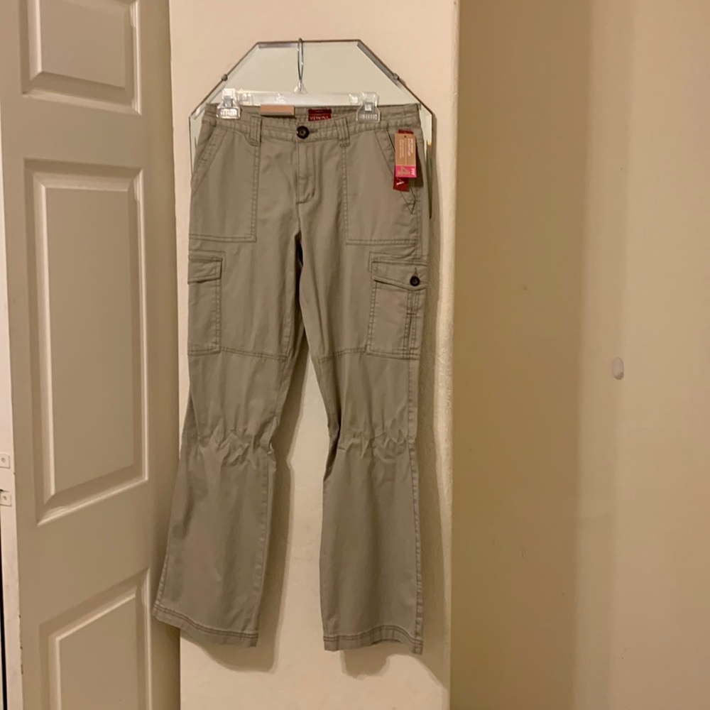 Merona, wide-legged khakis, Brand New, tags on, Size 8, mid-waist and curvy hip